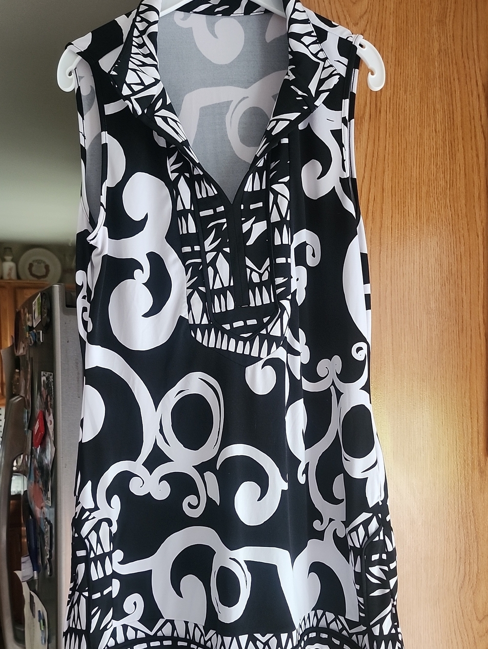 White House Black Market Black & White Swirl V-Neck Tunic Size Small - Picture 1 of 16